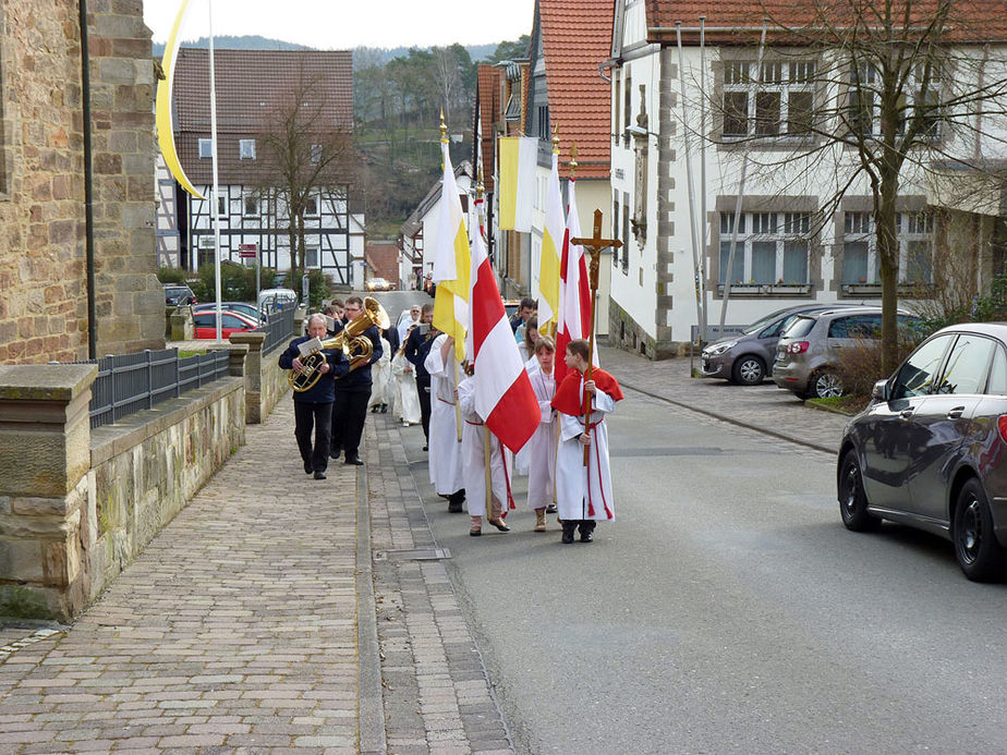 1. Heilige Kommunion in St. Crescentius (Foto: Karl-Franz Thiede)